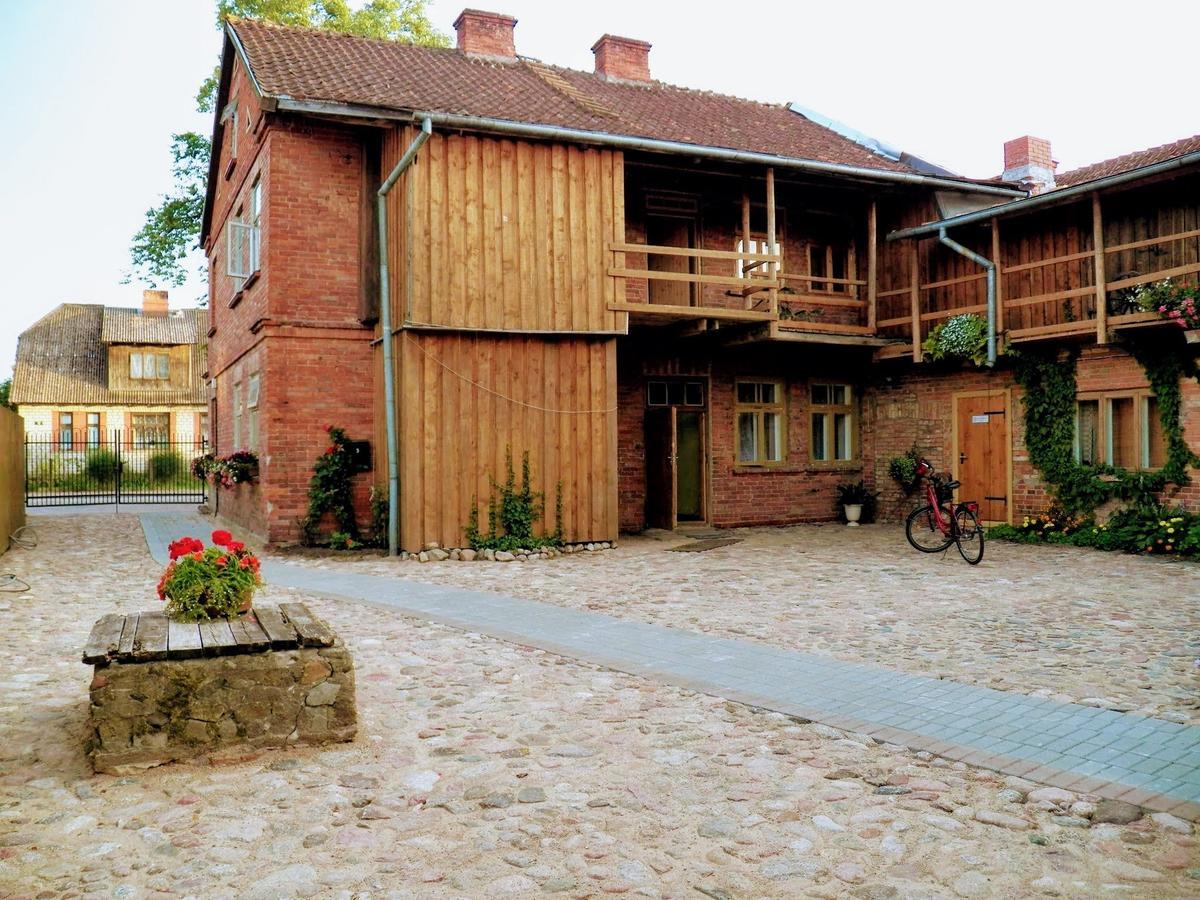 Livijas Apartamenti Appartement Kuldīga Buitenkant foto