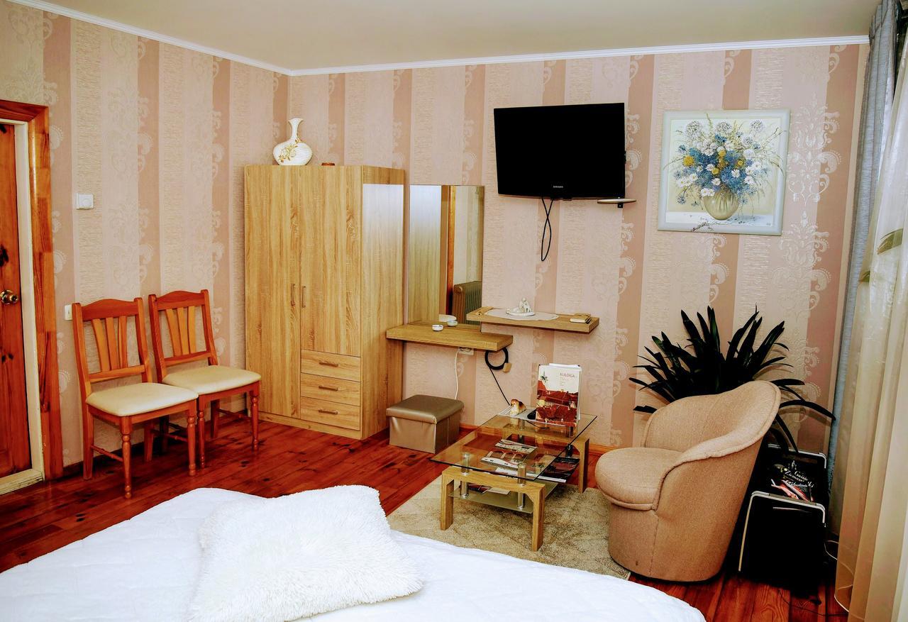 Livijas Apartamenti Appartement Kuldīga Buitenkant foto